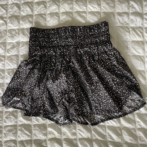 Free people movement cheetah print workout shorts - Picture 3 of 10